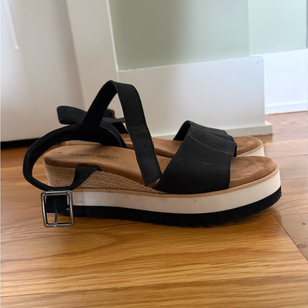 Toms Women’s Diana Sandals in Black